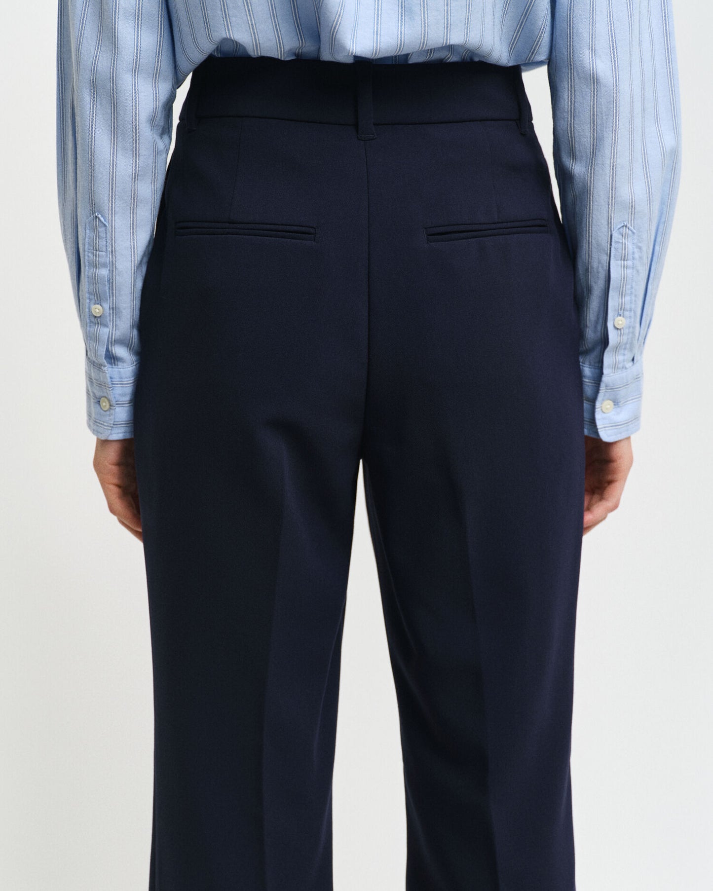 Pantalon patte d'éléphant coupe ajustée