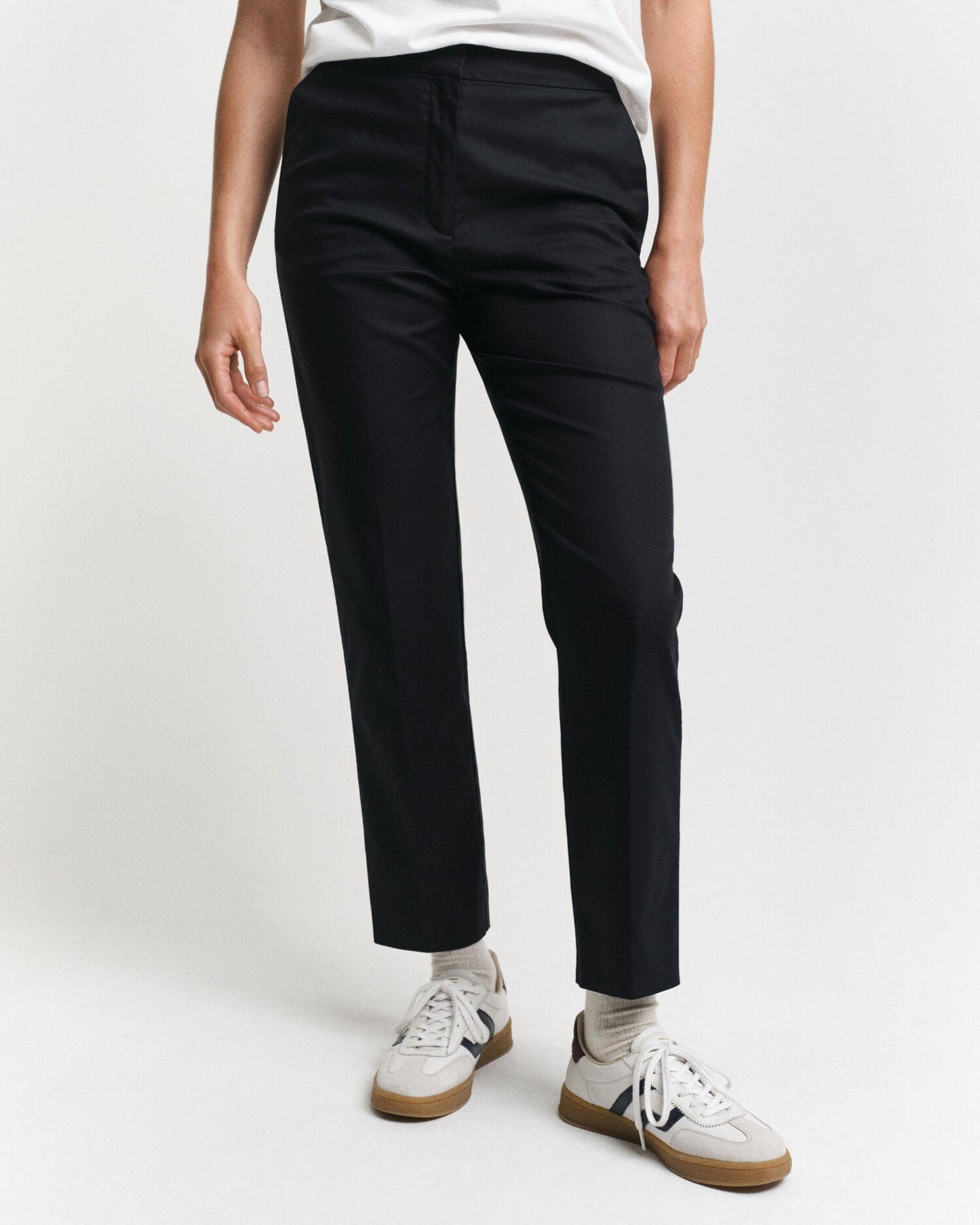 Schlanke Zigarettenhose