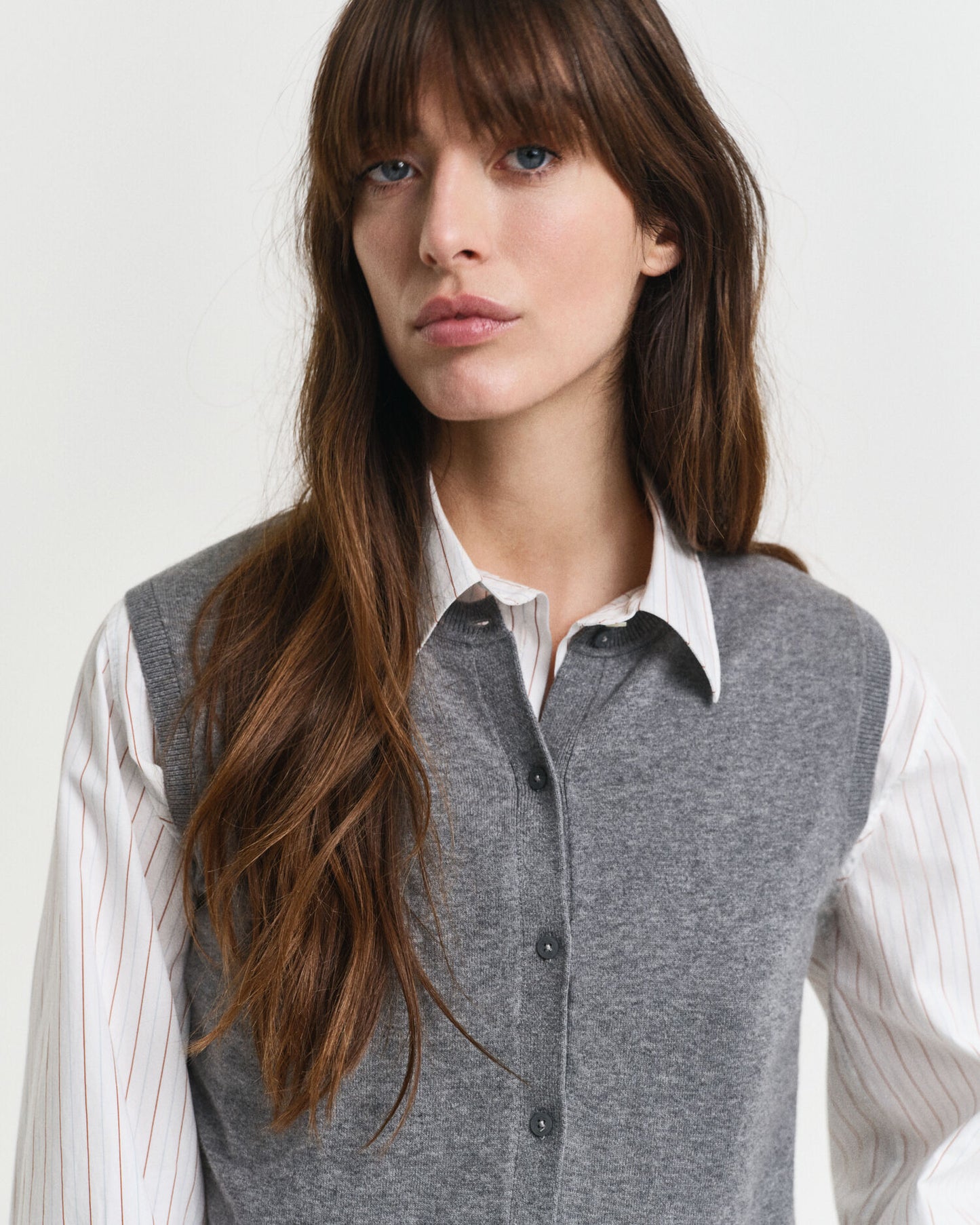 Gilet tricoté léger à manches courtes