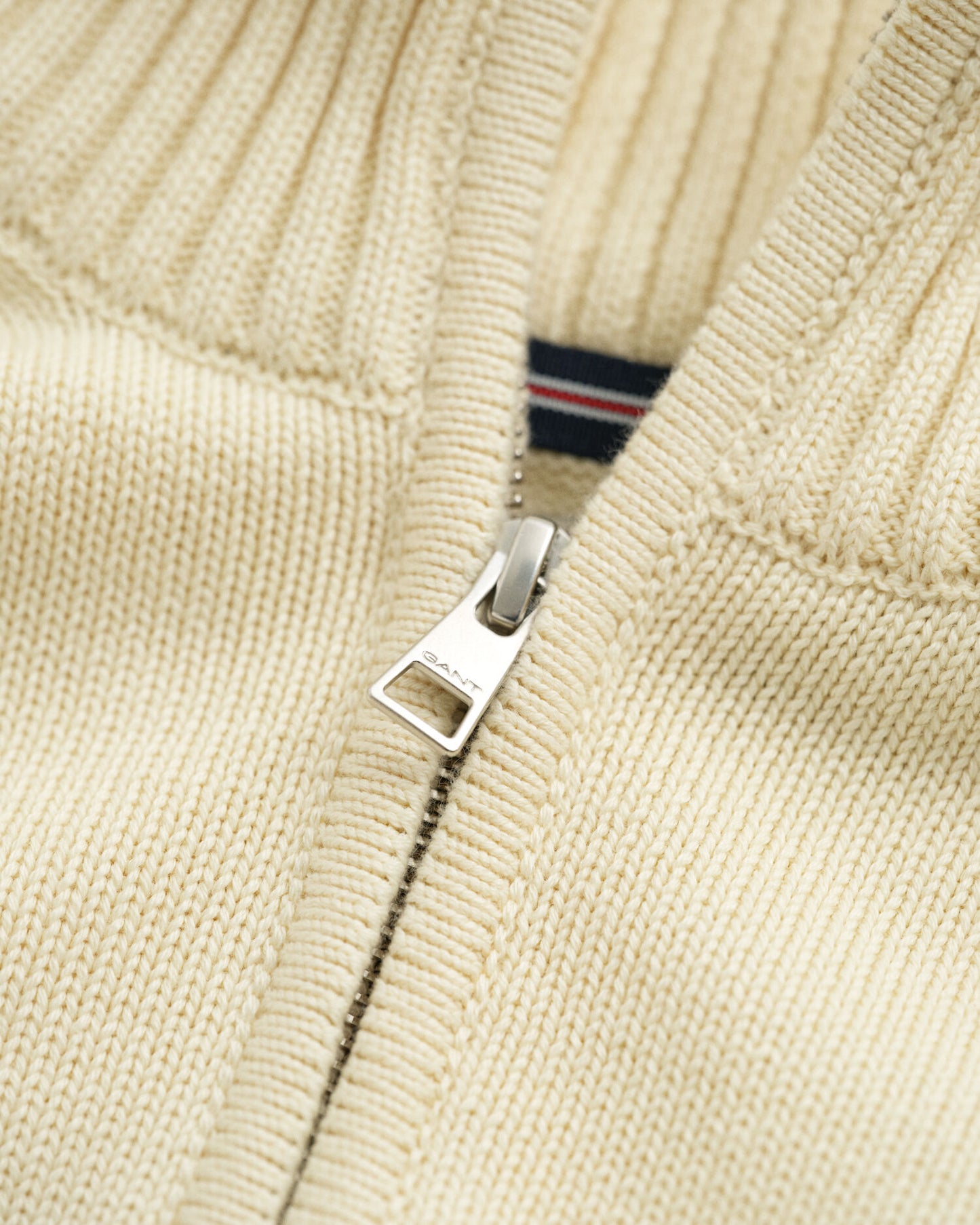 Pull en coton décontracté avec demi-zip