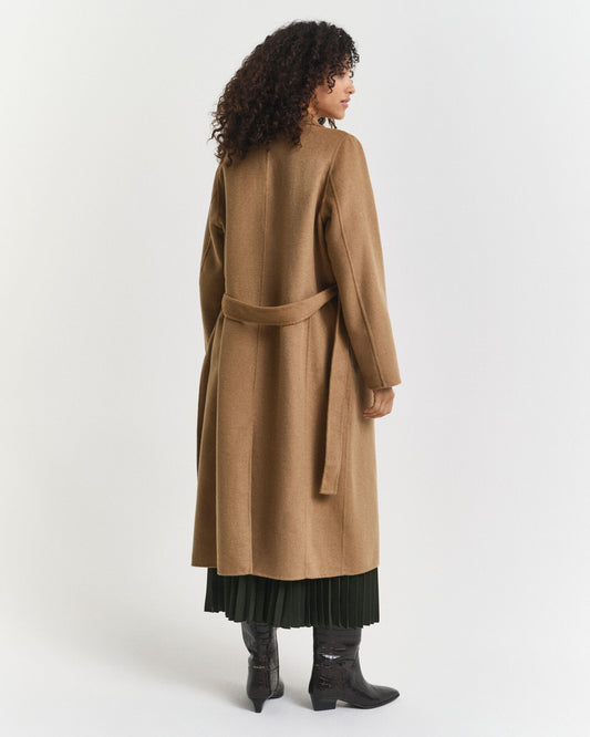 Manteau ceinturé cousu main