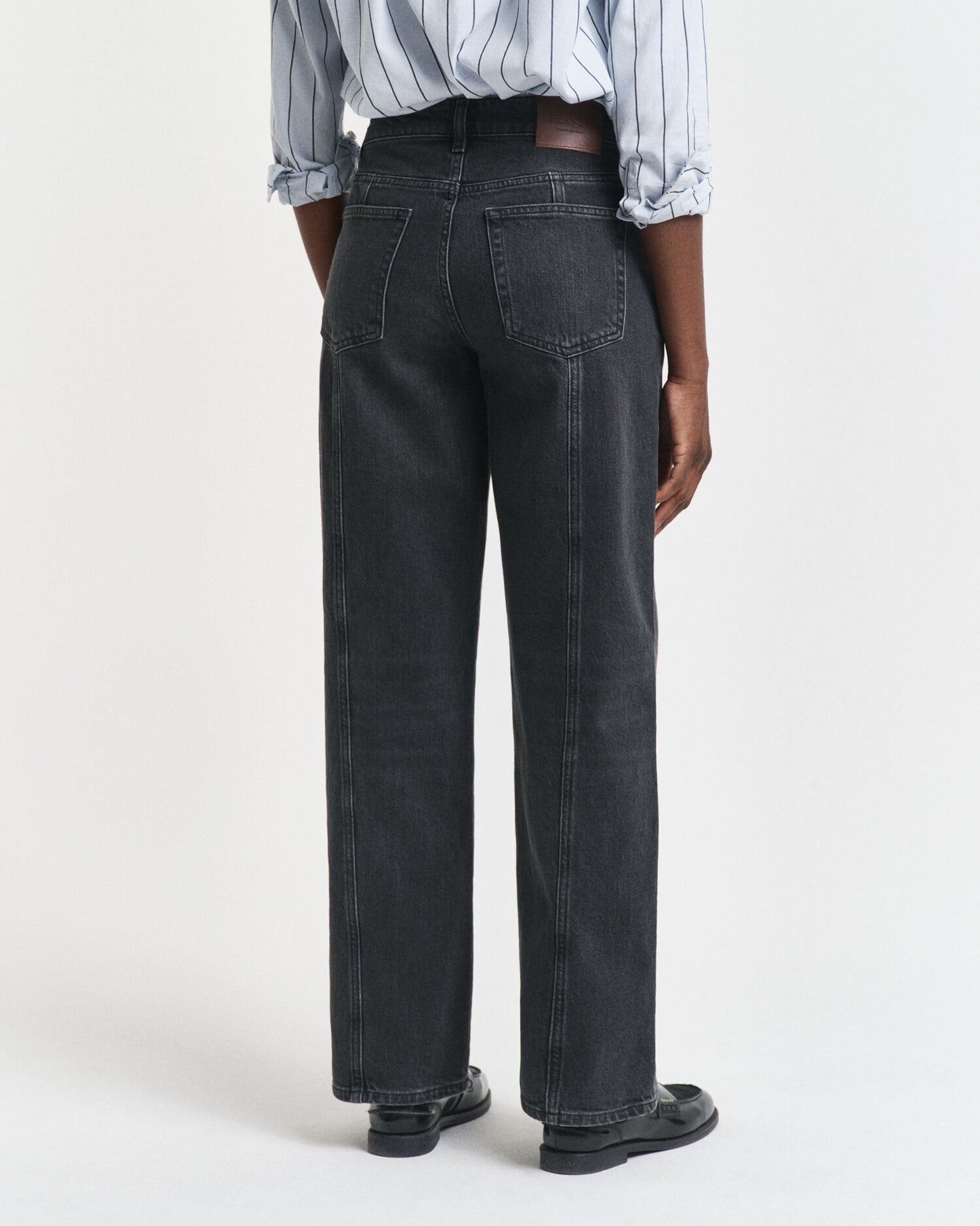 Jeans coupe droite décontractée avec coutures apparentes