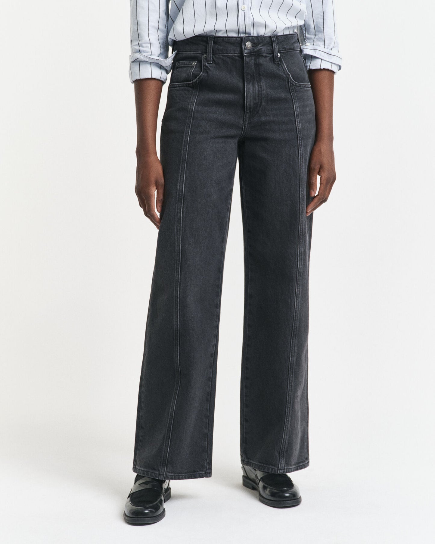 Jeans coupe droite décontractée avec coutures apparentes