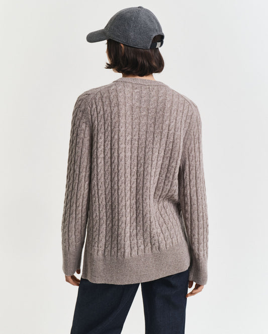 Pull en maille torsadée en laine à col rond